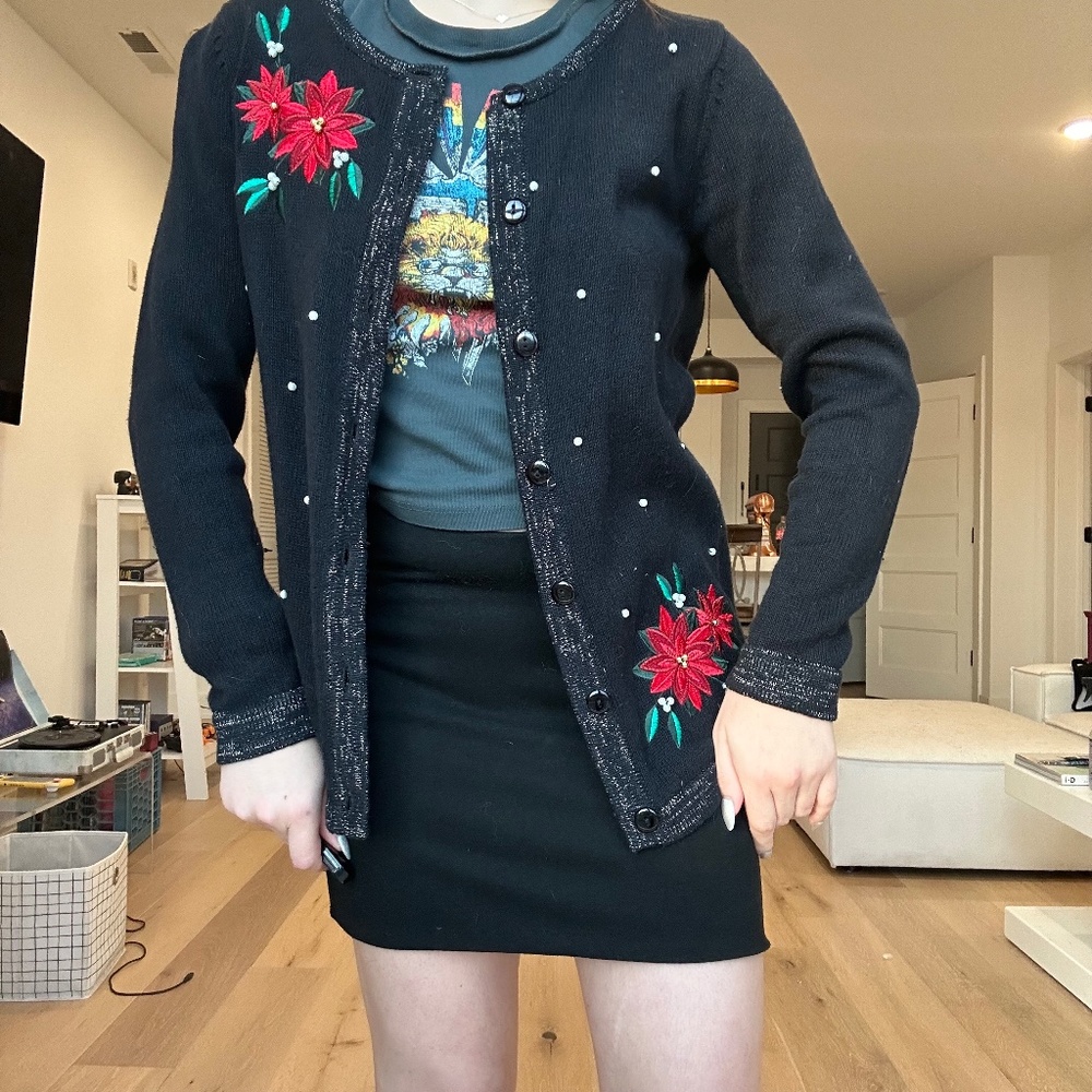 VINTAGE Nouveaux Black Embroidered Poinsettia Christmas Ramie Cardigan Sweater